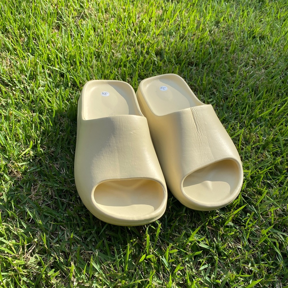 Women’s None Slip Slides